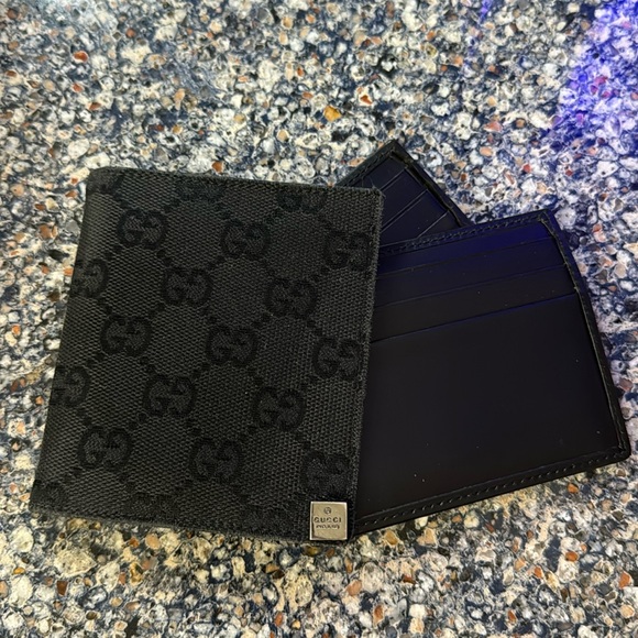 GUCCI ULTRA RARE pull out card holder wallet 🖤 - Picture 3 of 14